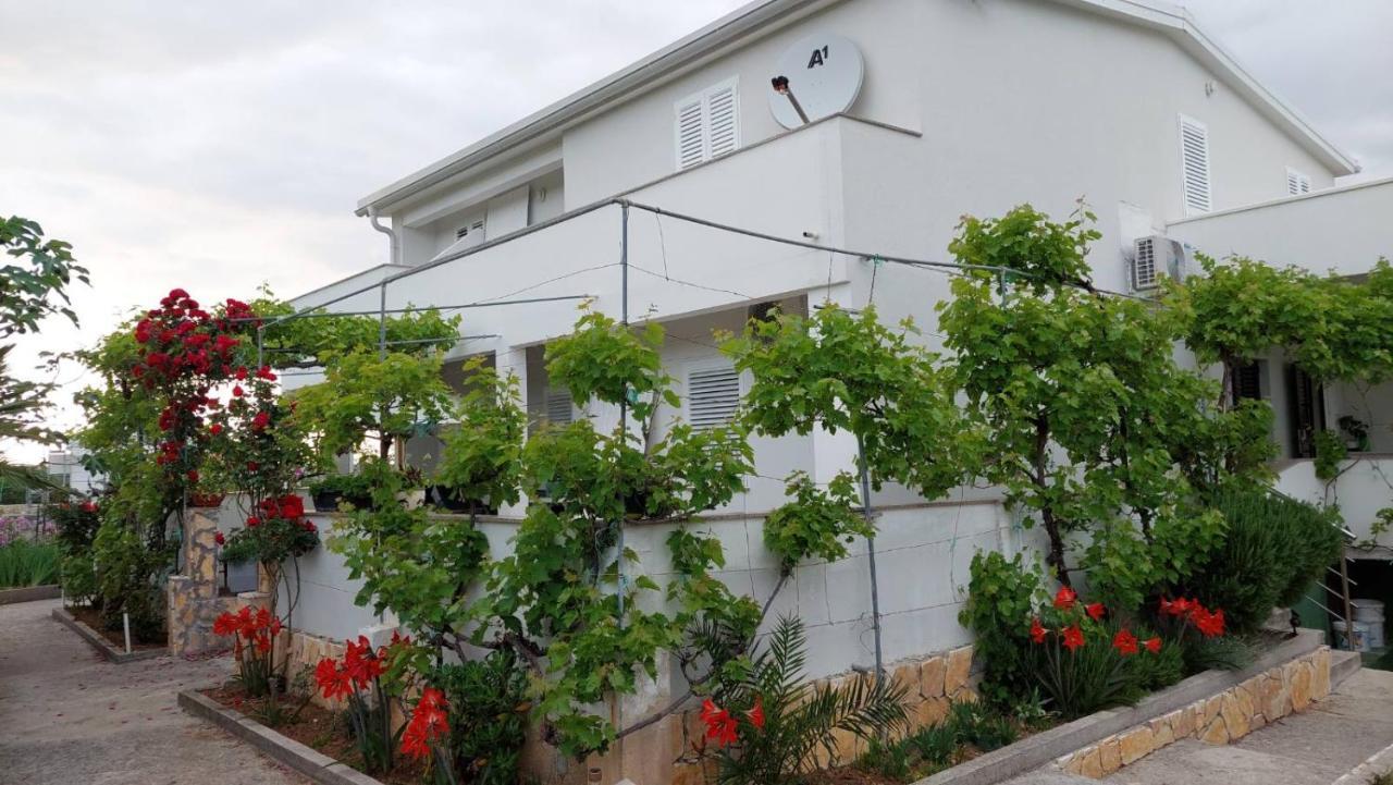 Oaza Apartment Ražanac Екстериор снимка