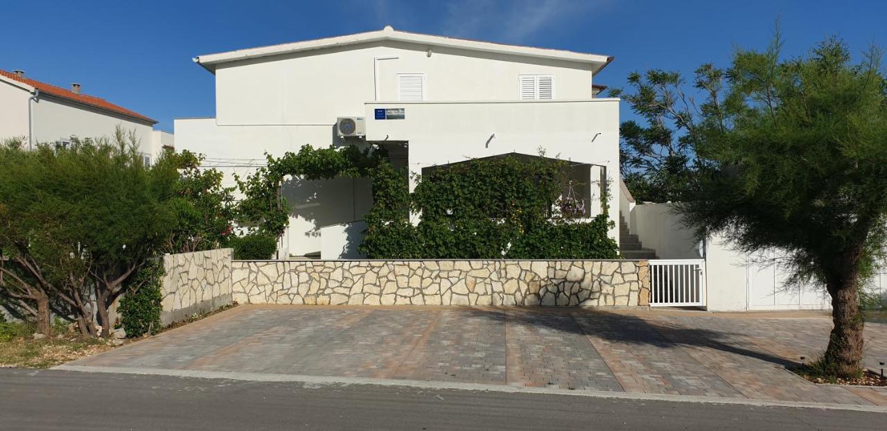 Oaza Apartment Ražanac Екстериор снимка